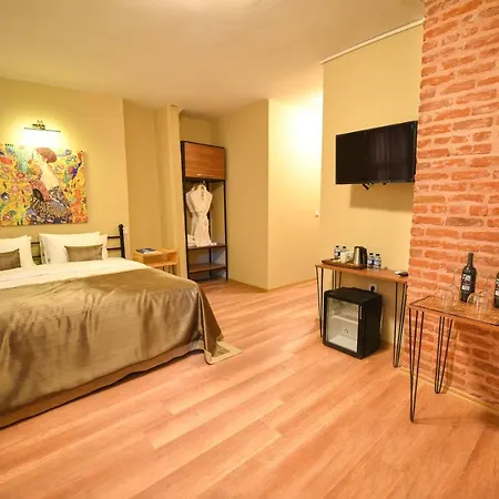 Hotel Maravilloso Pera 3*